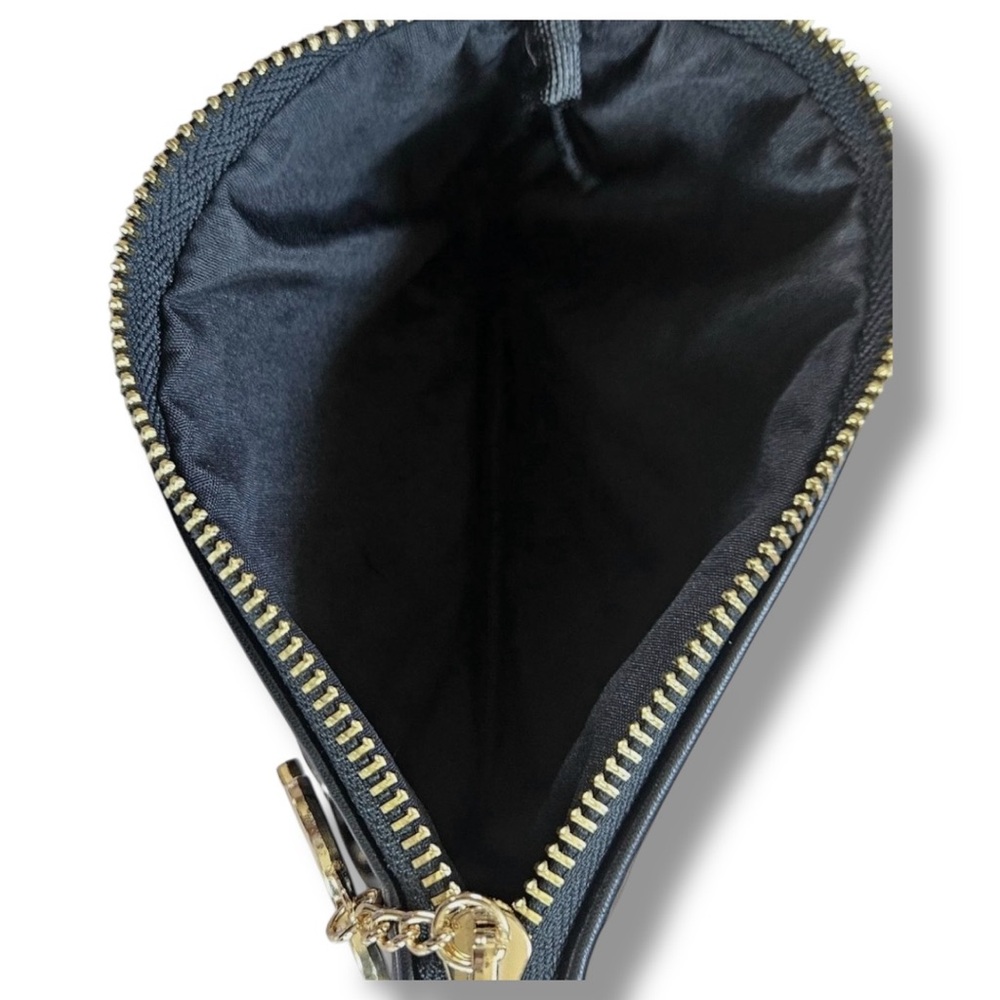 Chanel Makeup Quilted Black Leather Zip Pouch - Picture 6 of 7